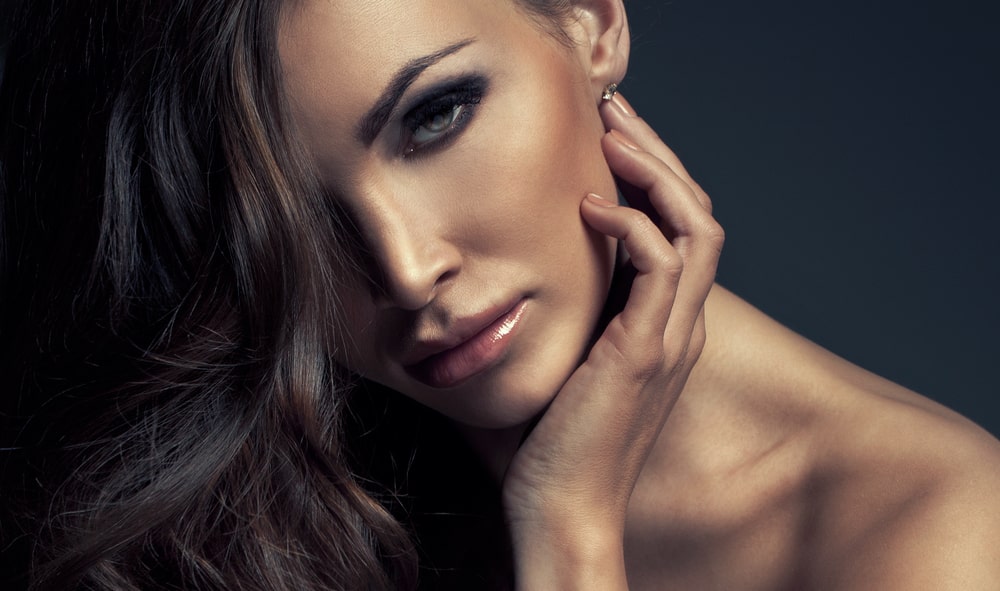 Greek women you meet online have a serious attitude to engagement